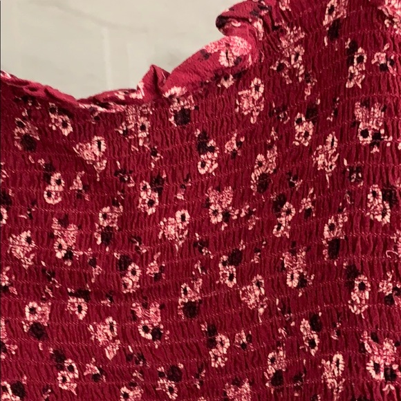 New | Short Sleeve floral crop top - Picture 3 of 6